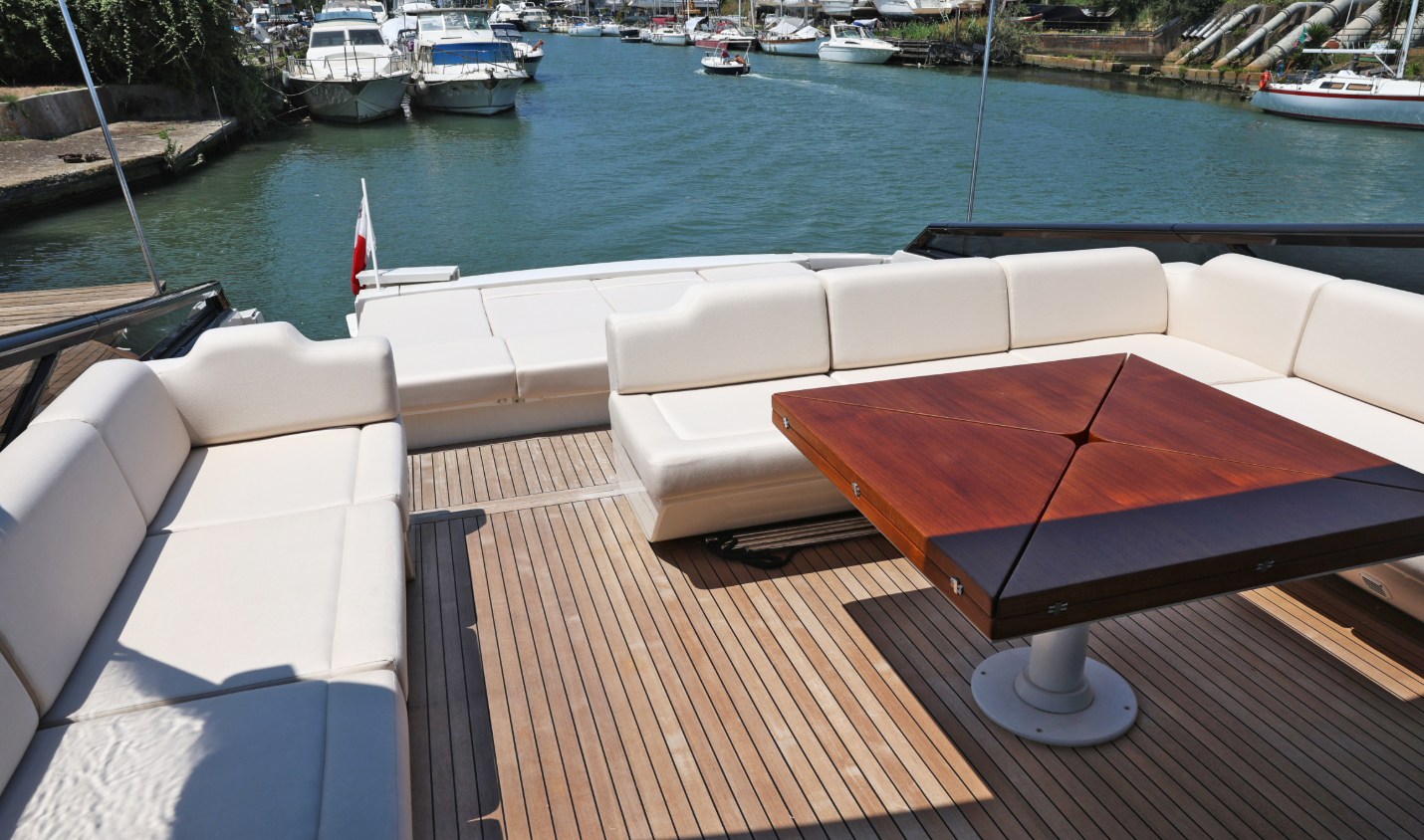 Experts Want Boat Owners to Know Why Reupholstering a Boat Is Surging Across South Florida